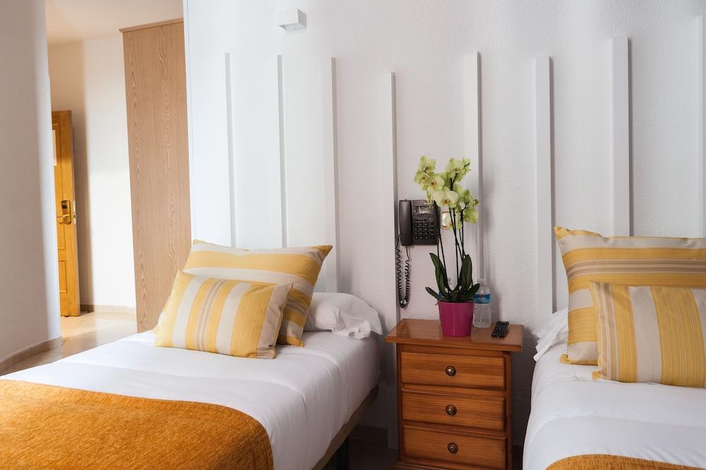 Hostal Josefina-Gran Via Мадрид Экстерьер фото