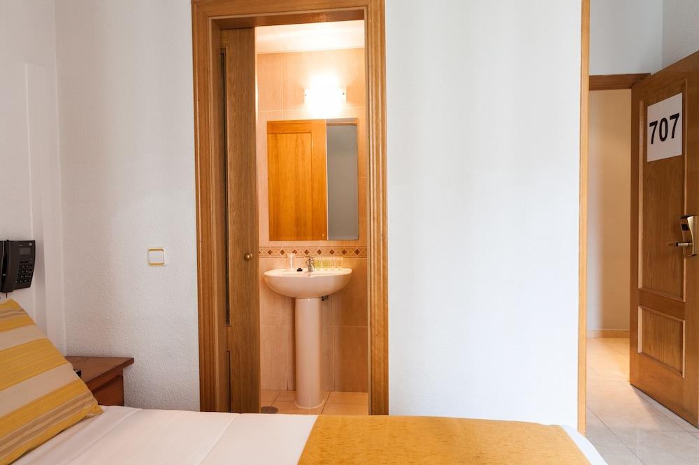 Hostal Josefina-Gran Via Мадрид Экстерьер фото