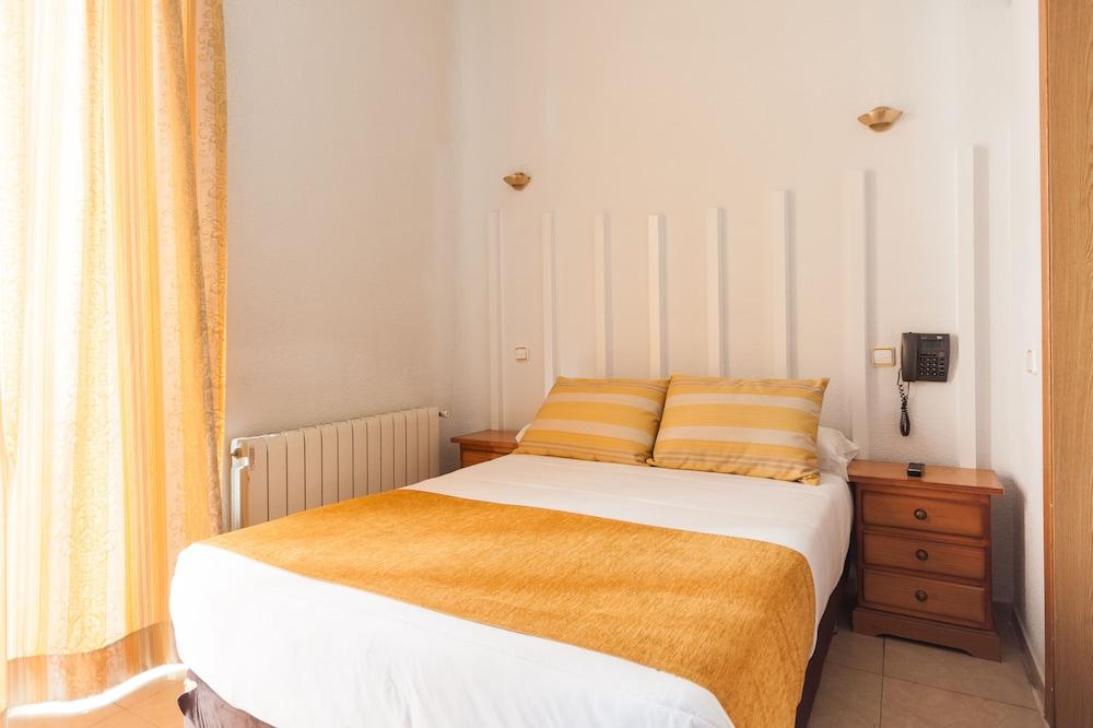 Hostal Josefina-Gran Via Мадрид Экстерьер фото