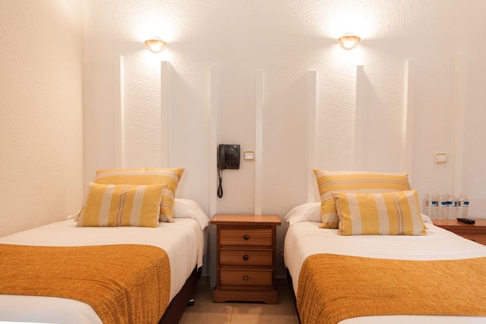 Hostal Josefina-Gran Via Мадрид Экстерьер фото