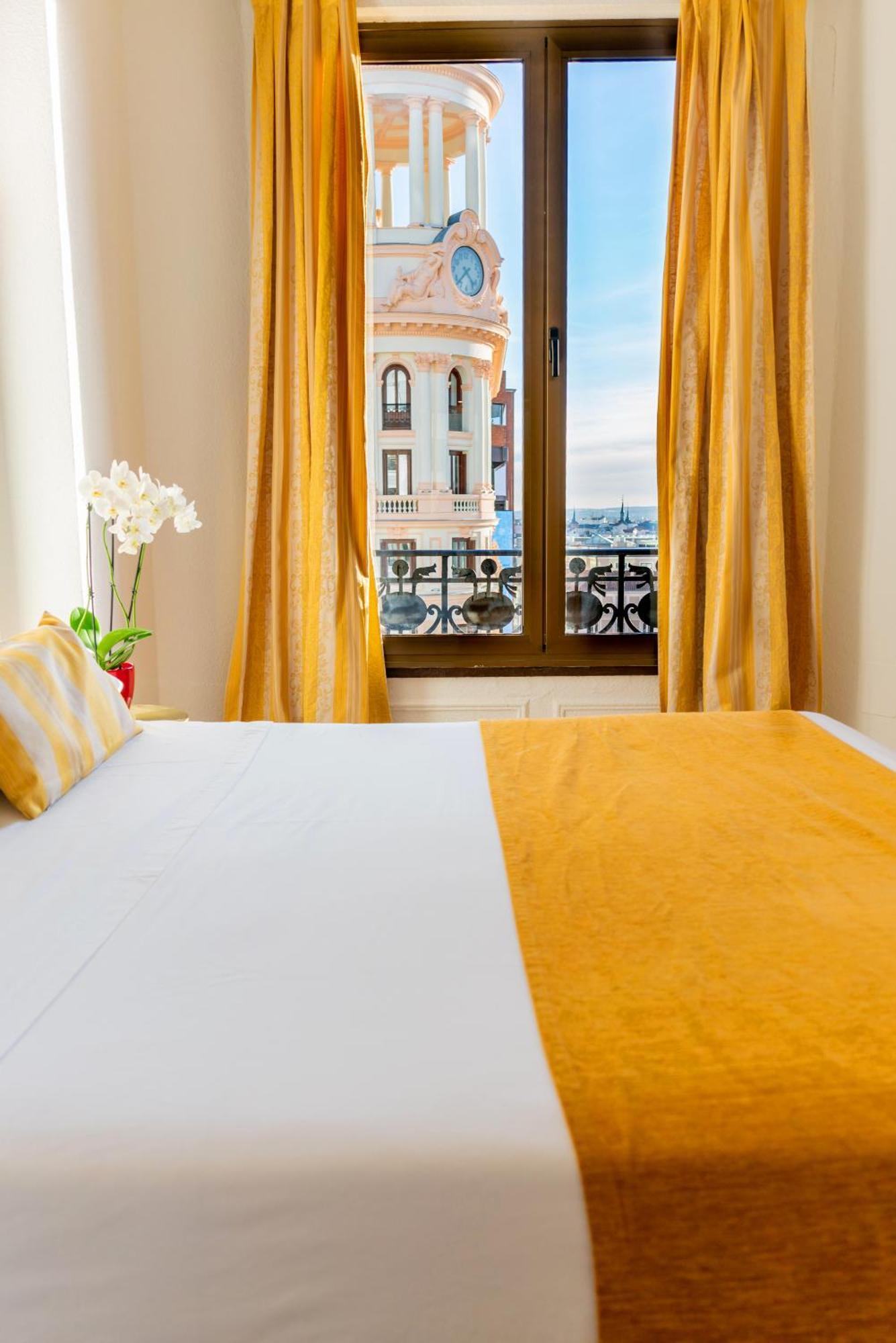 Hostal Josefina-Gran Via Мадрид Экстерьер фото
