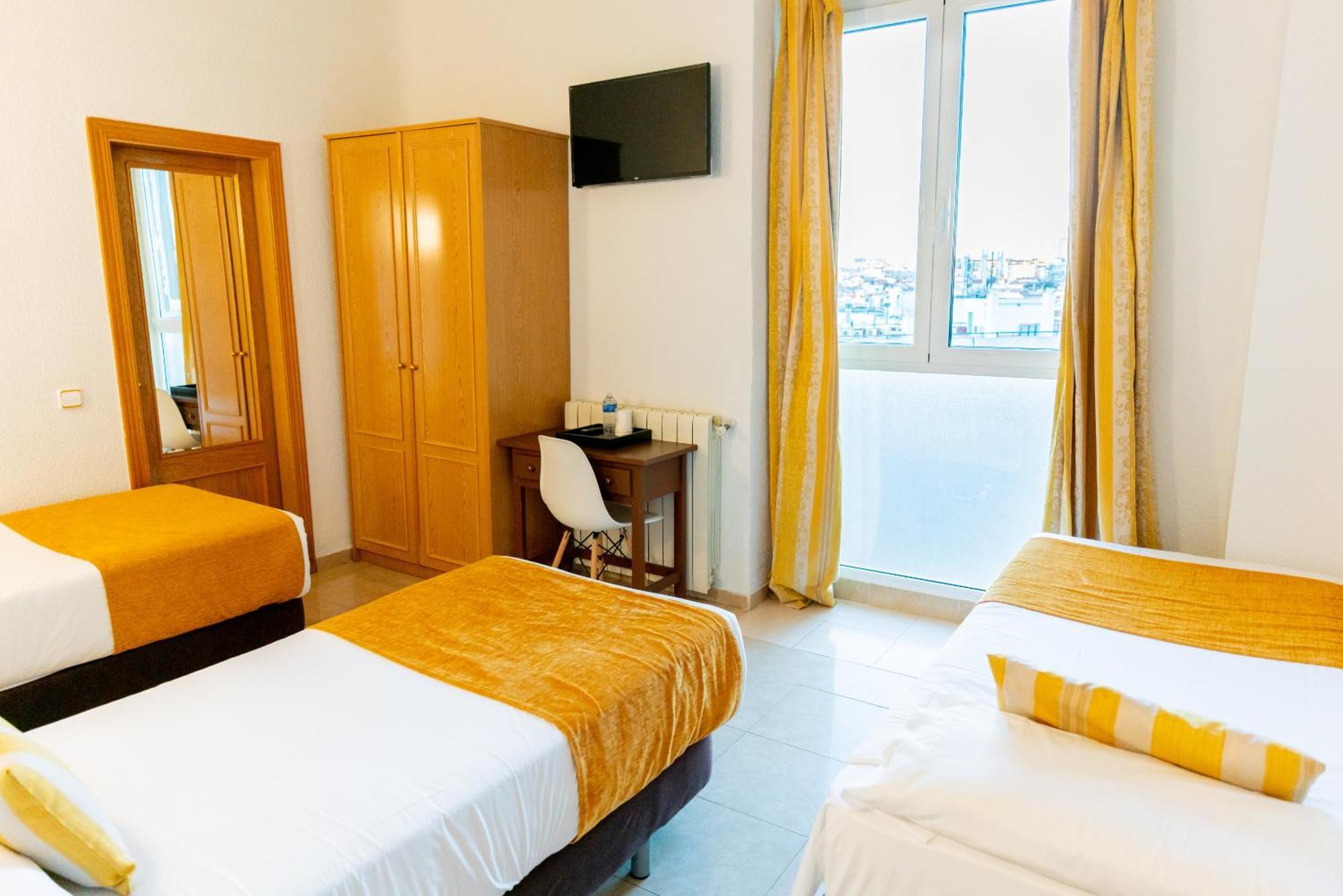 Hostal Josefina-Gran Via Мадрид Экстерьер фото