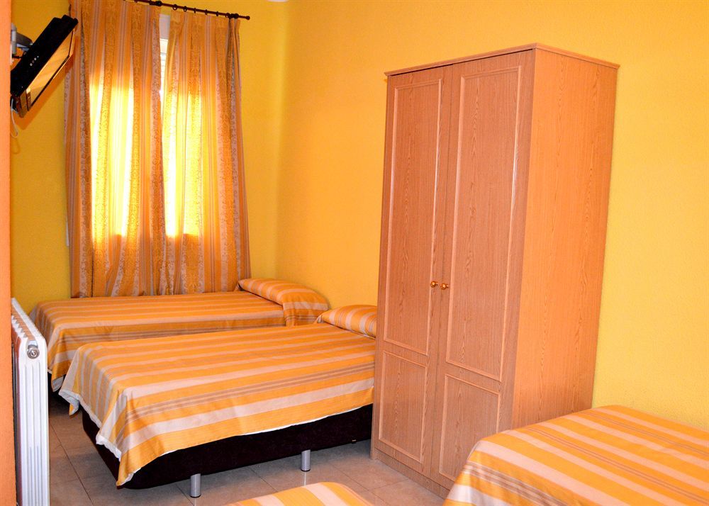 Hostal Josefina-Gran Via Мадрид Экстерьер фото
